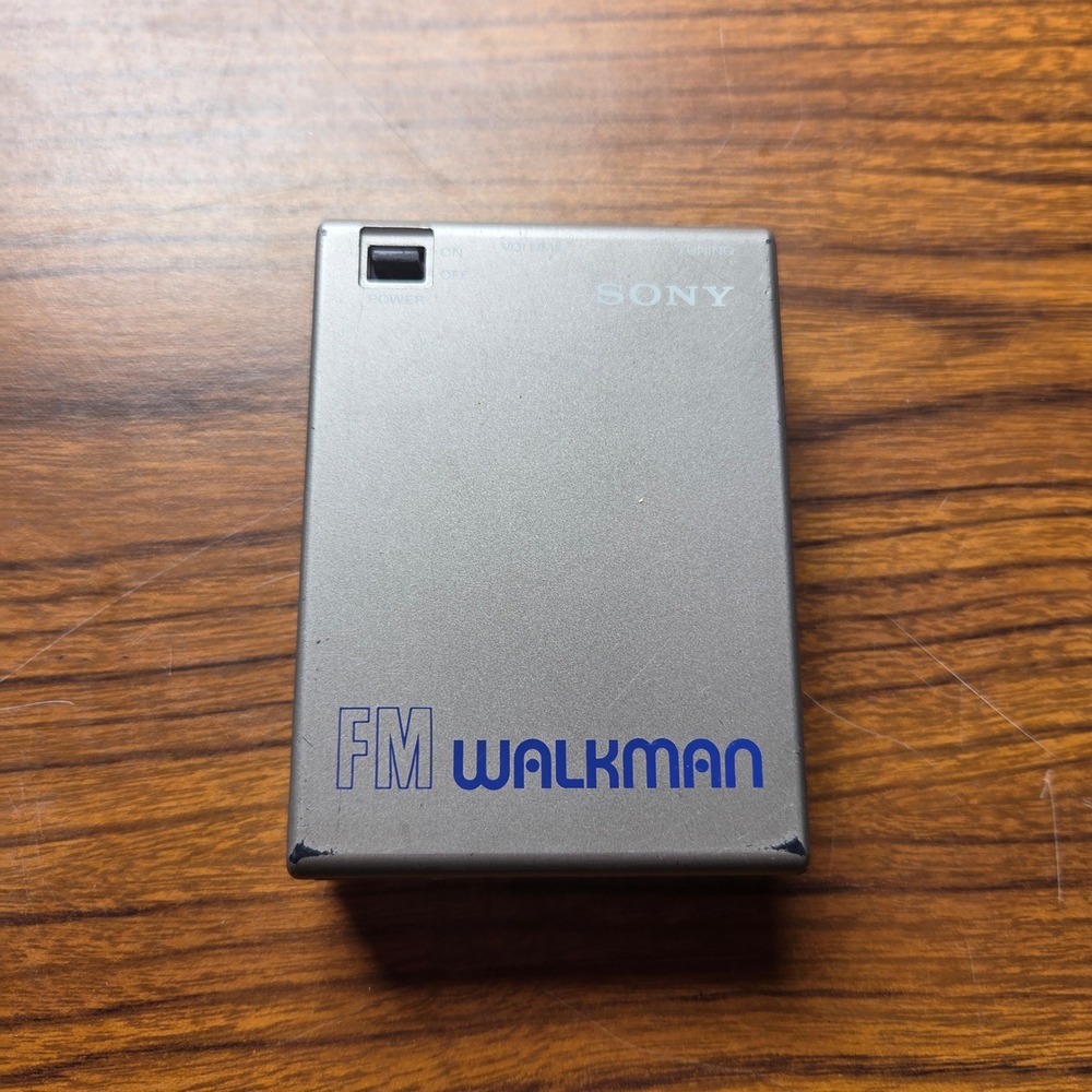 Sony FM Walkman SRF-30W Portable Stereo Receiver Silver Vintage Made in Japan FP